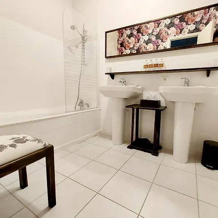Maison De
